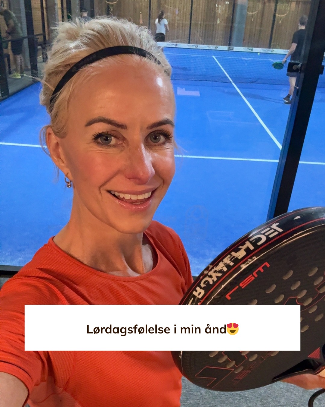 Lørdagsfølelse i min ånd😍
Lørdag er en dag hvor jeg virkelig liker å lade opp.
Ikke ved å gjøre masse - men ved å gjøre ting enkelt.
Jeg står opp uten stress.
Spiser en god frokost.
Lar kroppen våkne litt før hodet tar over.
Og så fyker jeg av gårde på (trommevirvel…) padel 🎾
Ikke fordi jeg må.
Men fordi jeg oppriktig elsker det.
Den følelsen i kroppen av å være i bevegelse.
Være sosial. Svette litt. Le litt.
Kjenne at energien flyter. LOVE IT!
Når jeg kommer hjem igjen, er lørdagen ordentlig i gang.
Det føles som jeg har renset systemet.
Jeg kjenner meg fri, sterk og levende.
Senere i dag blir det en skikkelig god middag.
For deg som ikke følger meg på Den Magiske Reisen:
Jeg har hvit måned. Ingen sukker ✨
Det trenger ikke være glamorøst.
Men det gir meg balanse. Og rytme. 💛
Kommenter YES hvis lørdagen din også er ganske enkel – og akkurat derfor fin. 😍