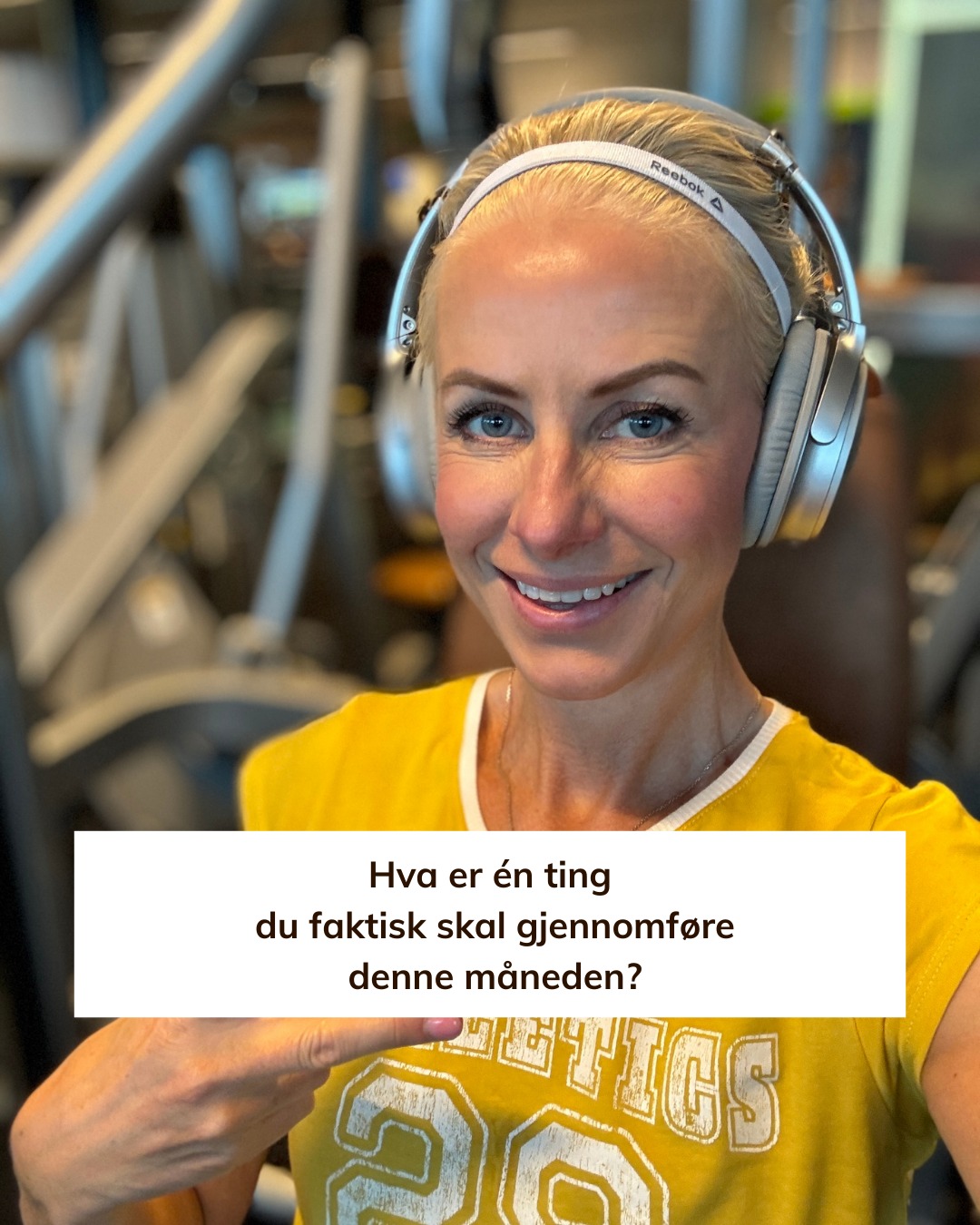 Mars. Ny måned.
La meg stille deg ett spørsmål:
Hva er én ting du faktisk skal gjennomføre denne måneden? 🤔
Ikke ti mål.
Ikke en ny versjon av deg selv.
Ikke en lang liste du mister motet av innen 14 dager.
Bare én ting.
Noe du vet at vil flytte deg fremover.
Noe du har utsatt litt for lenge.
Noe som betyr noe.
Vi overvurderer ofte hva vi kan gjøre på én dag.
Men vi undervurderer hva vi kan gjøre på én måned – hvis vi faktisk bestemmer oss.
Så… hva velger du?
Skriv det gjerne i kommentarfeltet👇