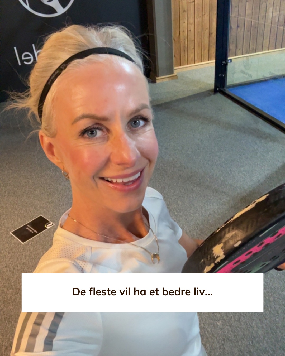 De fleste vil ha et bedre liv.
Men veldig få vil gjøre de små tingene som faktisk skaper det.
Det er ikke de store gjennombruddene som forandrer hverdagen din.
Det er de enkle tingene.
De litt kjedelige tingene.
Legge seg litt tidligere.
Ta den turen selv om du ikke føler for det.
Drikke vann.
Gjøre jobben selv når ingen ser det.
Det er ikke spektakulært.
Men det er effektivt.
Og etter hvert…
er det akkurat de tingene som gjør livet ditt ganske fantastisk.
Hva er én liten ting du vet at du burde gjøre oftere? 👇💜