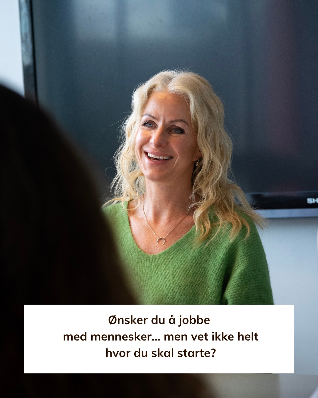 Ønsker du å jobbe med mennesker…
men vet ikke helt hvor du skal starte? 🫣
…du overtenker alt før du i det hele tatt har begynt
…du er usikker på hva du faktisk kan ta betalt
…du sitter med følelsen av at “hvem er jeg til å gjøre dette?”
…du har lyst - men kommer deg ikke videre
Jeg har snakket med så mange som har de samme tankene.
Og vet du hva?
Det er helt normalt.
Du trenger ikke ha alt på plass før du starter.
Du trenger ikke være “klar”.
Men du trenger å vite hva første steg er -
og faktisk ta det.
Derfor har jeg laget en 4-dagers boothcamp hvor du får svar på akkurat dette. 💫
👉 Hvis du kjenner deg igjen i dette, så ligger linken til påmelding i bio.