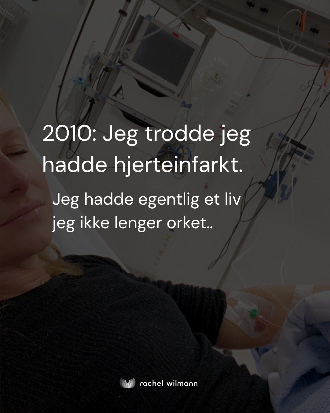 Jeg trodde jeg hadde hjerteinfarkt en fredagskveld i 2010. Det jeg egentlig hadde, var et liv bygget rundt prestasjon og hva andre syntes om meg, helt til kroppen sa stopp. Skikkelig stopp!!🙈
Legene fant ingenting fysisk galt. Jeg husker jeg kjørte hjem med en klarhet jeg aldri hadde kjent før:
Dette kunne jeg ikke fortsette med.❤️
Samme helg opprettet jeg firmaet mitt❤️. Og jeg lover deg... Jeg hadde absolutt ikke en ferdig plan (det var dritskummelt og langt utenfor komfortsonen), men jeg kjente på at jeg inni meg ville noe "mer", noe som betydde noe for meg, sånn på ordentlig!! Så jeg lukket øynene, og tok sats.... (hjelpes😳)...
Jeg begynte som terapeut, testet metodene mine på meg selv først, forbedret dem, og endte opp med resultater jeg selv knapt trodde var mulig.🙏🏻
I dag har jeg over 15 000 klienttimer bak meg og har utdannet over 1000 coacher og terapeuter. Jeg må klype meg i armen, for dette trodde jeg ikke var mulig, tilbake i 2010. Men det som fortsatt betyr mest, er øyeblikket der jeg innså at jeg kunne velge noe annet. Et annet (og kanskje mer ekte) liv for meg selv. ❤️
Om du har kjent på noe av det samme som jeg gjorde den fredagen, så vet du kanskje allerede hva jeg snakker om.
Kanskje er det noe i deg akkurat nå også. En liten uro. En lengsel. En stemme innerst inne som hvisker at det finnes noe mer for deg.
Du trenger ikke ha svaret klart. Det hadde ikke jeg heller, den fredagen i 2010.
Men skriv det gjerne i en kommentar, eller send meg en melding. Jeg leser alt selv, og jeg svarer. 💛