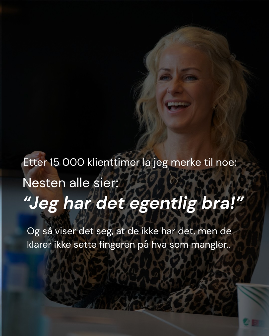 Etter 15 000 klienttimer har jeg lagt merke til et mønster.
Nesten alle sier de "har det bra". Så viser det seg at de ikke har det, men de klarer bare ikke å sette fingeren på HVA som mangler.
Derfor lagde jeg Livshjulet. Ikke bare fra det jeg har sett hos tusenvis av klienter gjennom 16 år, men fra mine egne smeller også.
For noen uker siden tok jeg testen selv, den samme jeg har gitt bort til tusenvis av andre. De fleste områdene lå fint an. Ett gjorde ikke det: alenetid og egenomsorg.
"Bare 5 minutter, Rachel?" hører jeg ofte. Og så blir det fem minuttene til en time. Jeg sier ja, fordi jeg vil hjelpe, og etterpå har jeg ikke gjort det jeg selv skulle.
Jeg vet akkurat hva jeg skal gjøre med det. Jeg har jo lært det bort i 16 år. Men å vite det, og faktisk gjøre det for meg selv, er visst to helt forskjellige ting 😊😅🤷🏼♀️
Så nå øver jeg på akkurat det jeg pleier å be kundene mine om: å faktisk sette av tid til meg selv. Ikke stort. Bare litt. Hver uke.
👉🏻Hvilket område tror du hadde vært ditt laveste? Kommenter HJUL, så sender jeg deg lenken til quizen i DM.