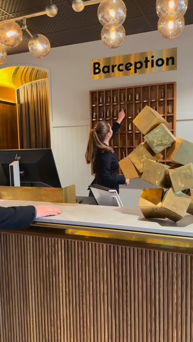 Låt oss ta hand om dig!🤍
En avkopplande weekend, härlig familjetripp eller en trevligare jobbresa? Oavsett vilken typ av vistelse du är ute efter ser vi till att du känner dig omhändertagen från sekunden du checkar in! 🔑
Du hittar våra många rumstyper och trevliga boendepaket på vår hemsida, via länk i bio.
Välkommen till oss!