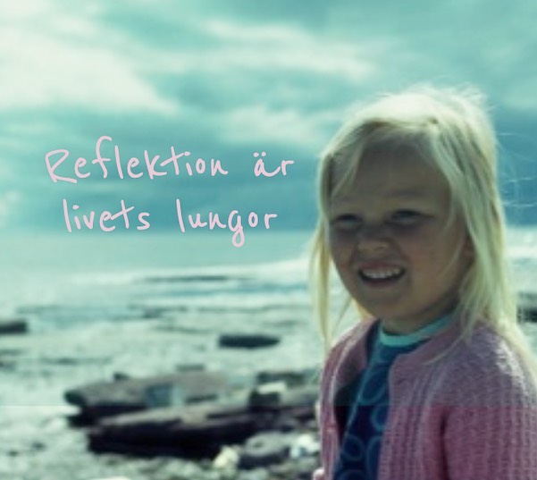 Min vän asae68 brukar påminna mig om vikten av att leva - reflektera, leva - reflektera - leva, reflektera och det är väl i all sin enkelhet en av de bättre livsråden, om man bara följer det...
Reflekterar du? Hur, när, var & varför? Vad är skillnaden mot att tänka?
#dagdrömmeri #reflektion #livet #medvetennärvaro #reflektionpåjobbet #livscoach #livscoaching #samtalsterapi #samtalscoach
#medvetnasamtal
Tack maria_olsten för devisen ur bok av sofiasivertsdotter
Foto:privat