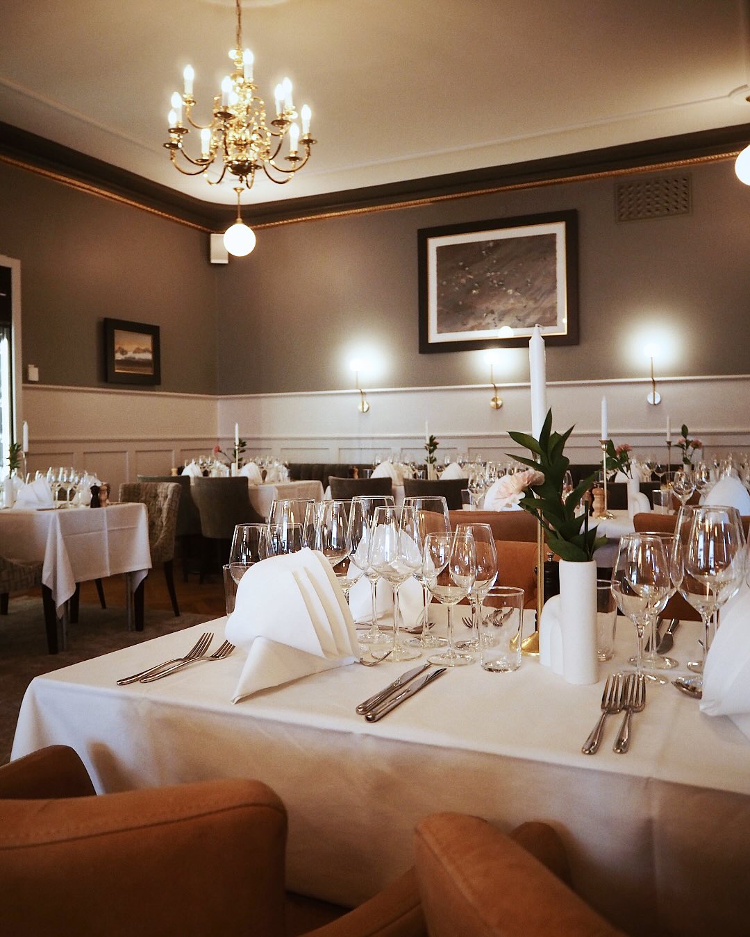 Restaurangveckan 2026🍴🍷
Under restaurangveckan serverar vi en specifikt framtagen tvårättersmeny för endast 250:- per person (!). Ta med någon eller några du tycker om och njut av en trevlig kväll med mat och dryck på Restaurang Julia. Gäller mellan den 23/3 till 28/3, kl 17.00-22.00.
💌 Boka bord:
0511-240 50 eller info.skarastadt@julahotell.se
Välkomna!