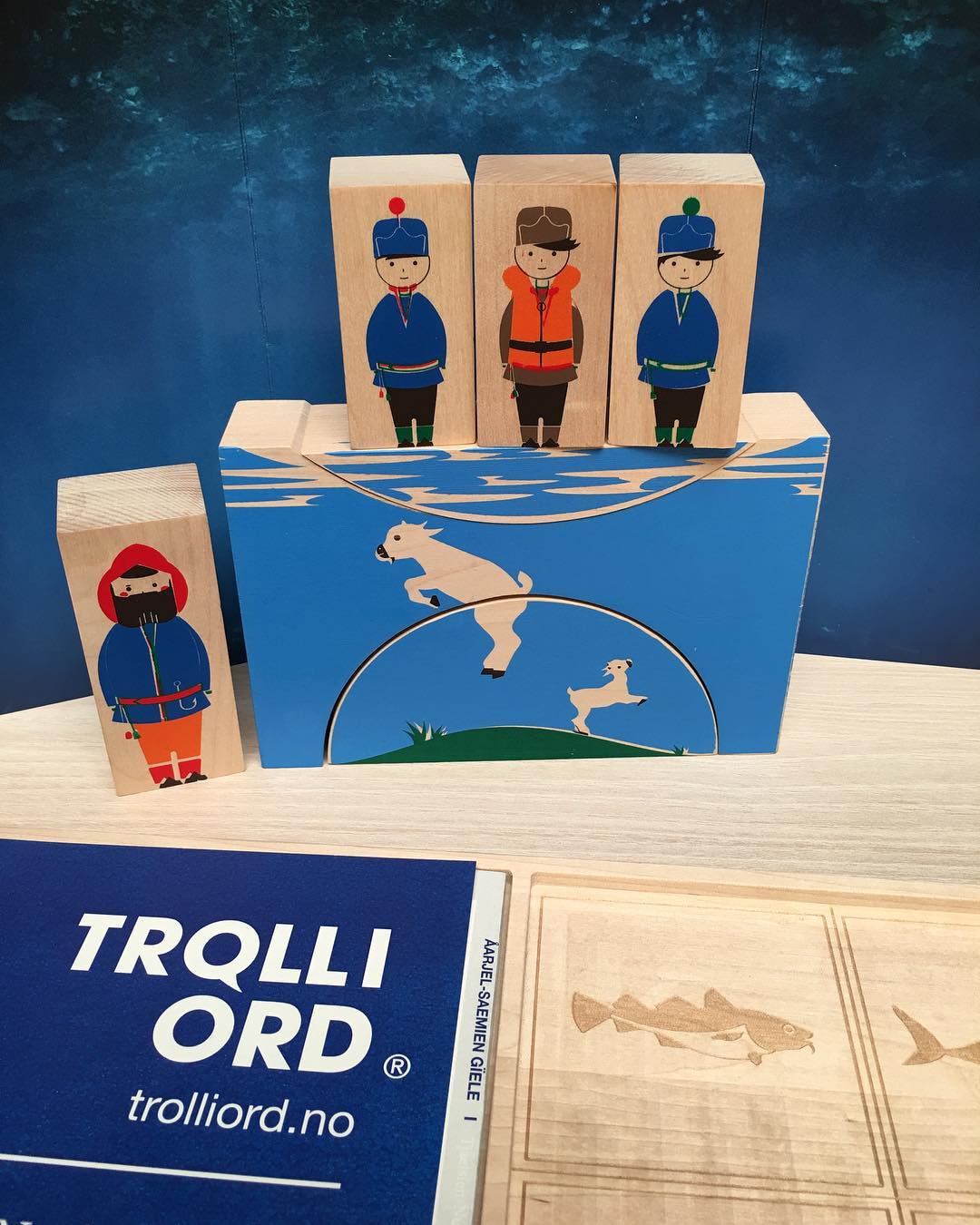 Vi er på plass på Språkutveckling i fokus 2019 i Stockholm #sprakutveckling #trolliord #undervannslandet #landetundervatn #sajvene #sørsamisk #nordsamisk #lulesamisk #samisk #eventyr #flerspråklig #bh…