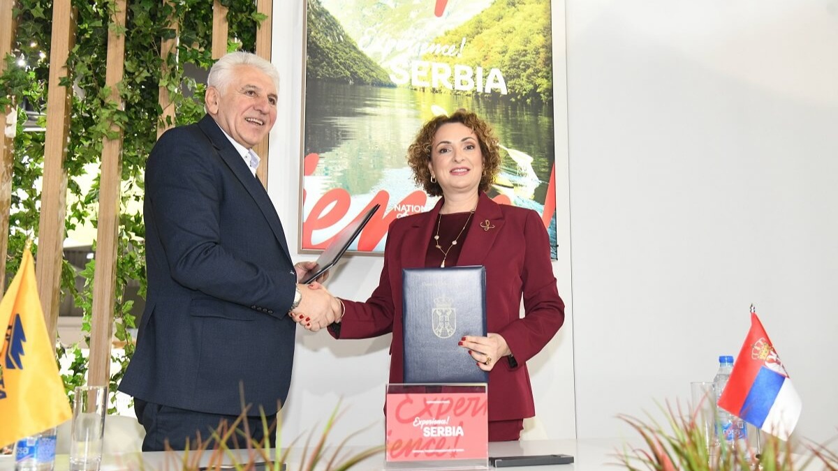 Pošta Srbije i Turistička organizacija Srbije (TOS) dogovorile su zajedničke aktivnosti na promociji turističkih potencijala Beograda i Srbije.
#postasrbije #pttmuzej
#zoranandjelkovic
#tos #turistickaorganizacijasrbije
#marijalabovic
#medjunarodnisajamturizmabeograd
#hibridnaposta #ekspo Pošta Srbije i Turistička organizacija Srbije (TOS) dogovorile su zajedničke aktivnosti na promociji turističkih potencijala Beograda i Srbije.
#postasrbije #pttmuzej
#zoranandjelkovic
#tos #turistickaorganizacijasrbije
#marijalabovic
#medjunarodnisajamturizmabeograd
#hibridnaposta #ekspo