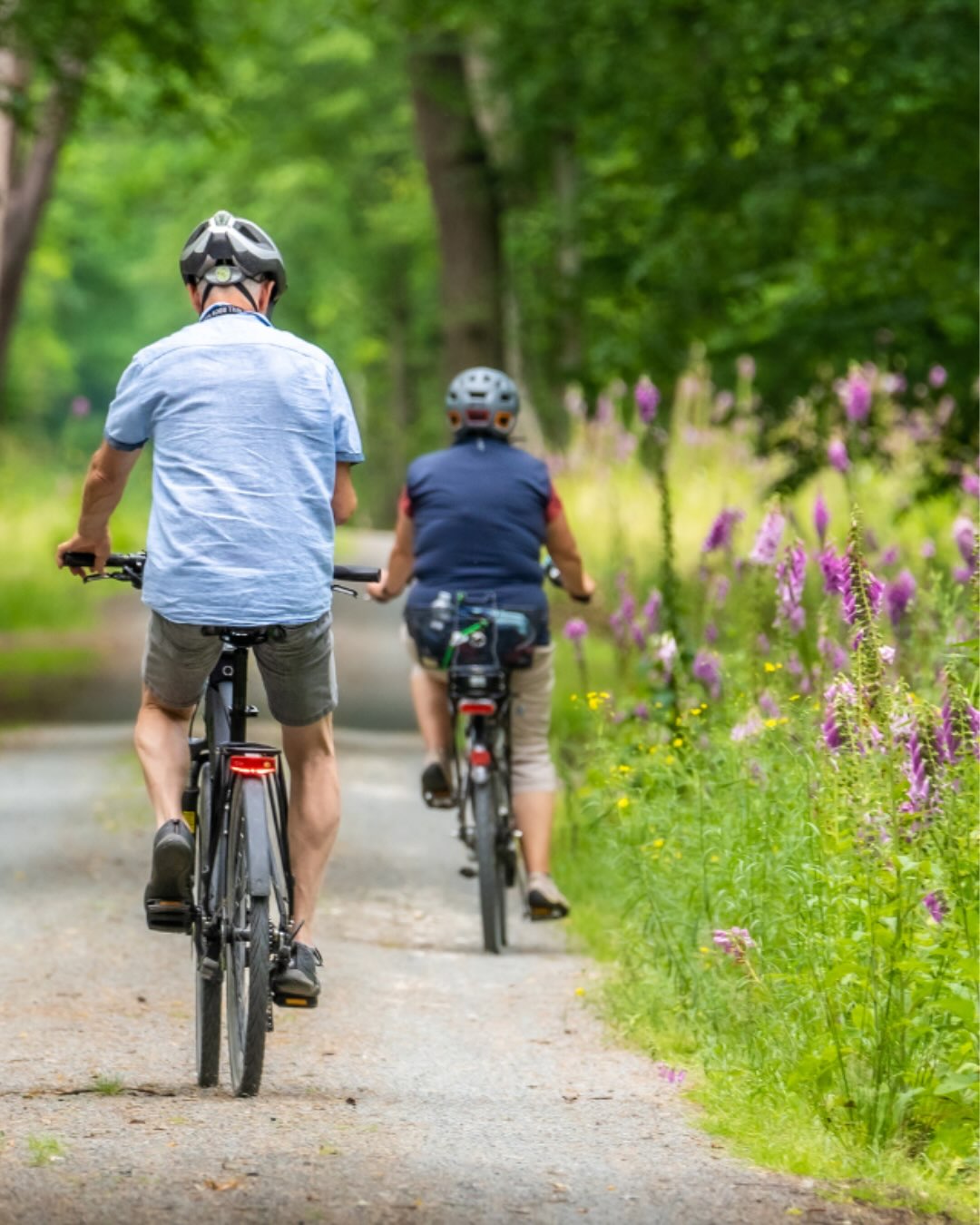 När du bor hos oss har du också tillgång till en mängd roliga sommaraktiviteter ☀️
Utforska omgivningarna runt bruket från kajaken eller SUP-brädan eller ta en cykeltur i den härlig naturen. Varför inte utmana familjen eller vännerna i en omgång kubb, boule eller krocket?
Kontakta receptionen så hjälper vi dig. Varmt välkommen till oss! 🌸